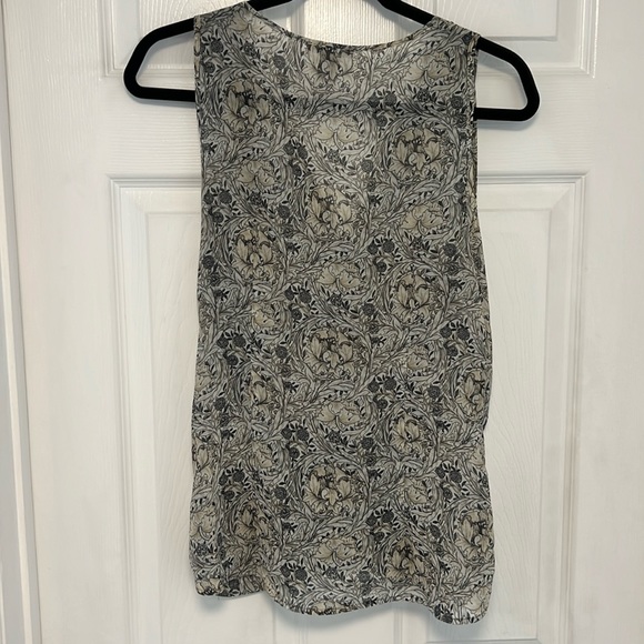 H&M Floral Patterned Wrap Drapey Tank - Picture 4 of 4